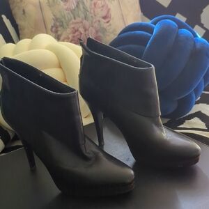 Elegant Black Ankle Boots